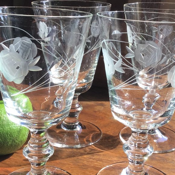 Vintage Set of Four Etched Rose Stemmed Cocktail Glasses - Picture 7 of 7